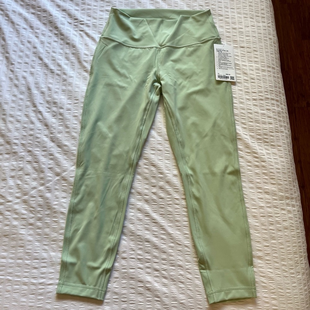 Lululemon women’s Wunder Under HR tight 25”